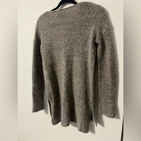 Babaton x ARITZIA V-neck Pullover Long Sleeve Sweater - Picture 5 of 5